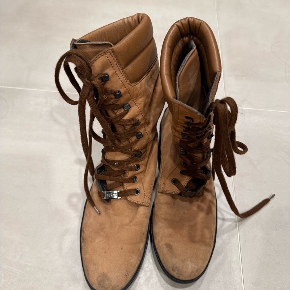 Tod's Tan Leather Lace Up Boots